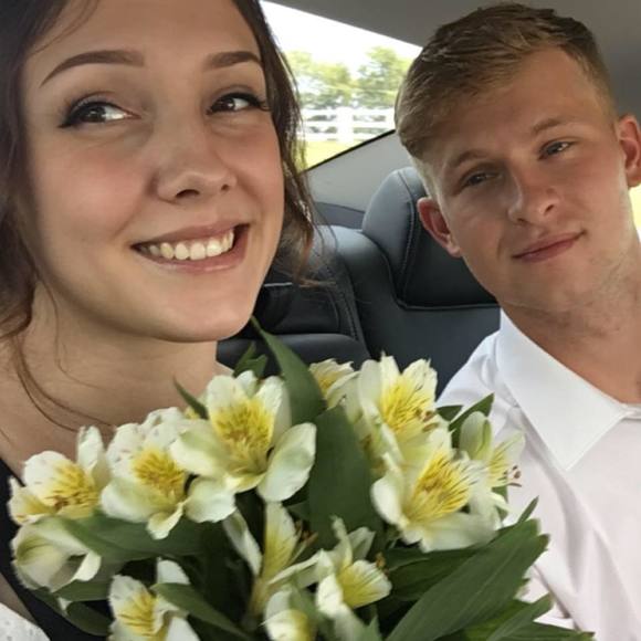 Meet your Posher, Lauren - Picture 1 of 1